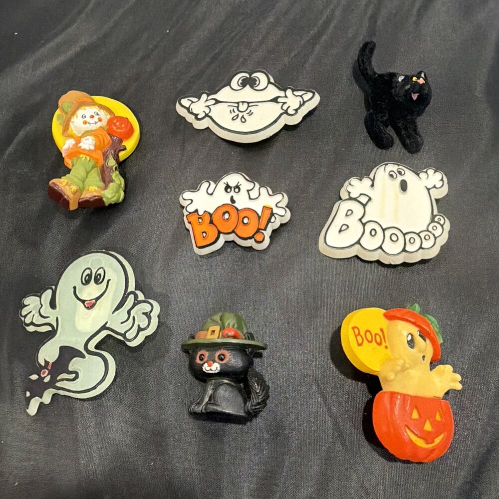 Lot (8)1980’s Hallmark Halloween Pins Includes Scarecrow, ghost; felt cats